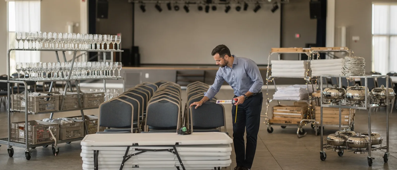 Smithville venues need flexible furnishings, tenting, and staging that adapt to spaces built for very